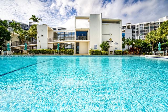 800 Parkview Dr 901, Hallandale Beach, FL 33009