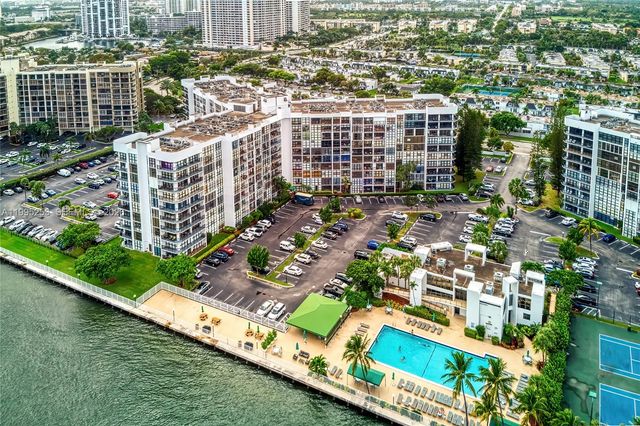 800 Parkview Dr 901, Hallandale Beach, FL 33009