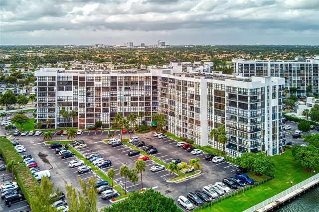 800 Parkview Dr 901, Hallandale Beach, FL 33009