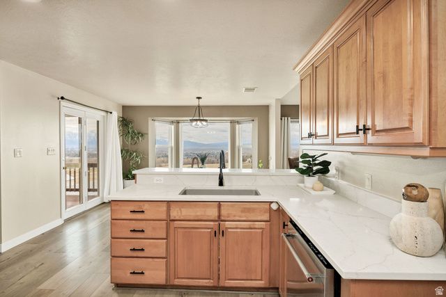 2827 VIEWCREST CIR, North Logan, UT 84341