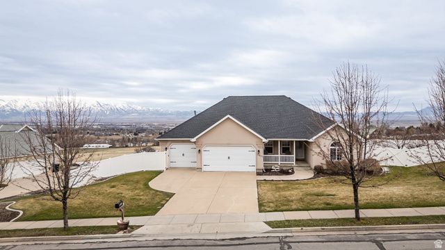 2827 VIEWCREST CIR, North Logan, UT 84341