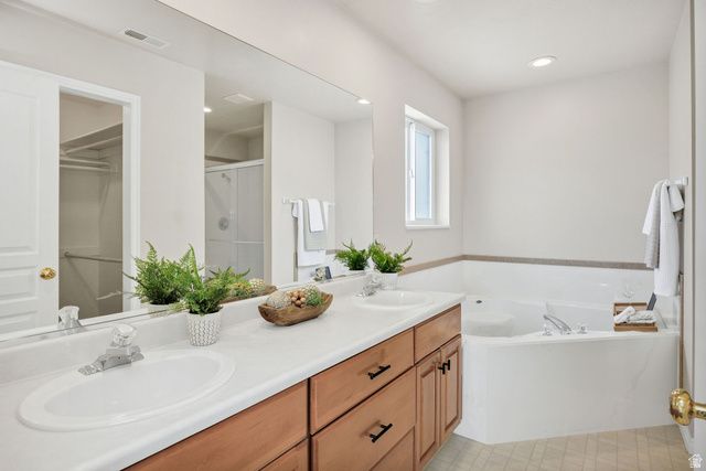 2827 VIEWCREST CIR, North Logan, UT 84341