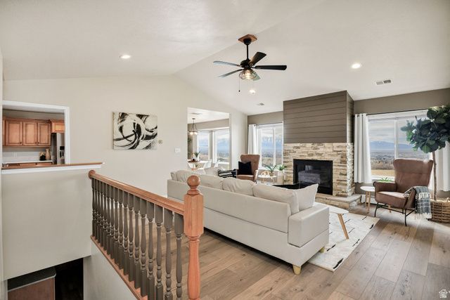 2827 VIEWCREST CIR, North Logan, UT 84341