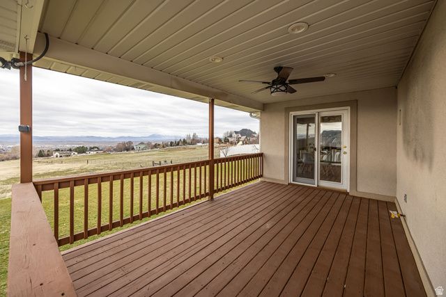 2827 VIEWCREST CIR, North Logan, UT 84341
