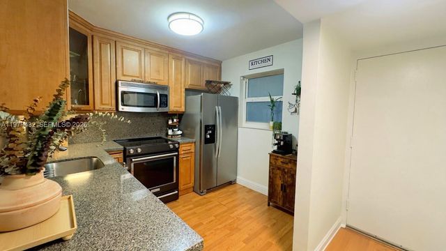 483 N Pine Island Rd C205, Plantation, FL 33324