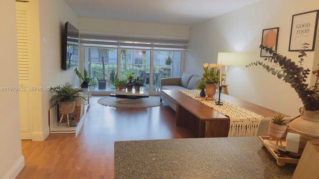 483 N Pine Island Rd C205, Plantation, FL 33324