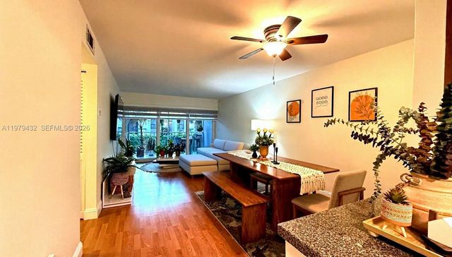 483 N Pine Island Rd C205, Plantation, FL 33324