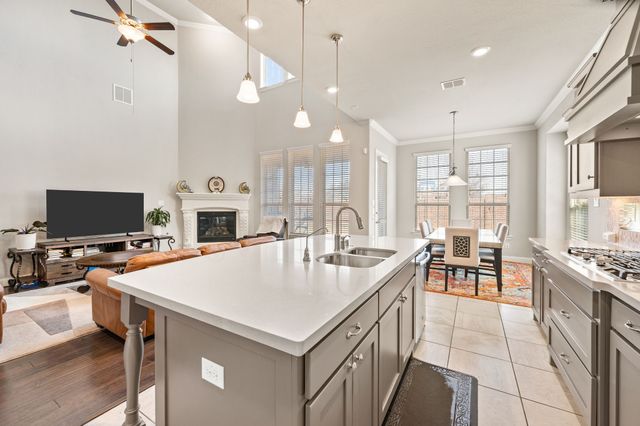 1015 Mountain Laurel Drive, Euless, TX 76039