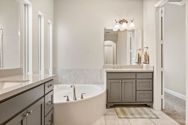 1015 Mountain Laurel Drive, Euless, TX 76039