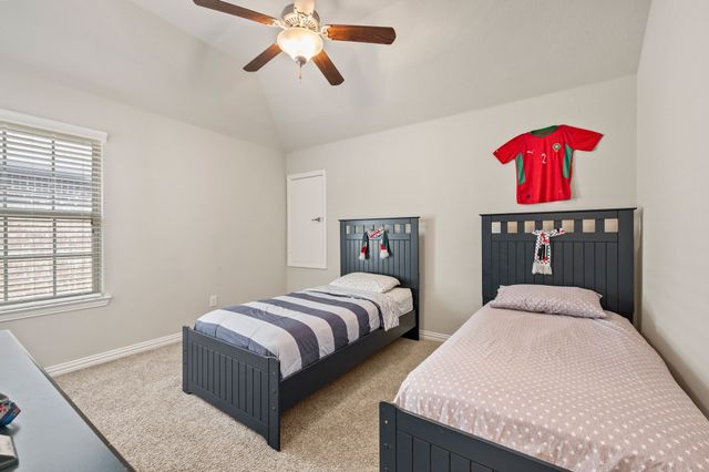 1015 Mountain Laurel Drive, Euless, TX 76039