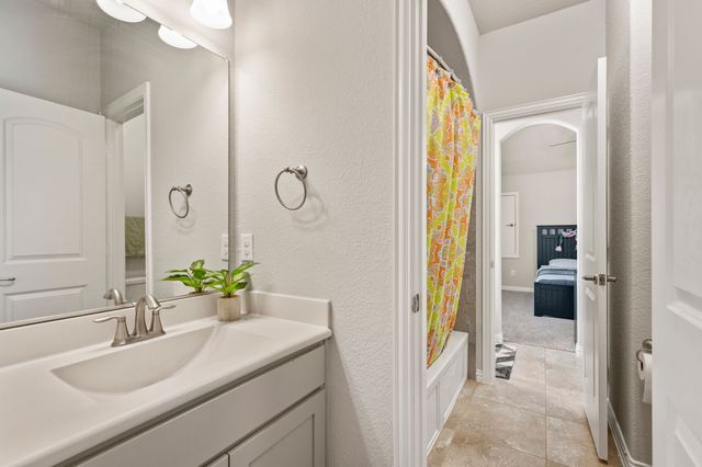 1015 Mountain Laurel Drive, Euless, TX 76039