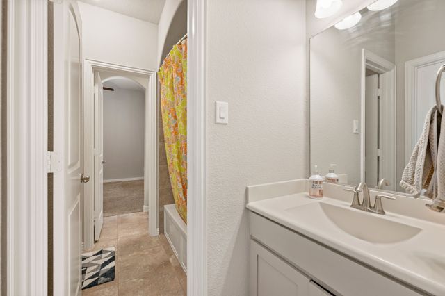 1015 Mountain Laurel Drive, Euless, TX 76039