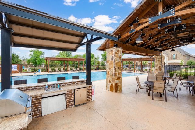 1015 Mountain Laurel Drive, Euless, TX 76039