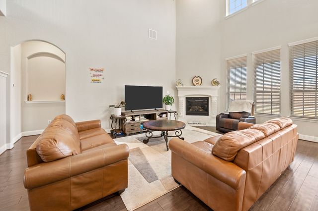 1015 Mountain Laurel Drive, Euless, TX 76039