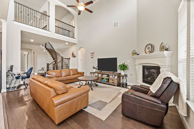 1015 Mountain Laurel Drive, Euless, TX 76039