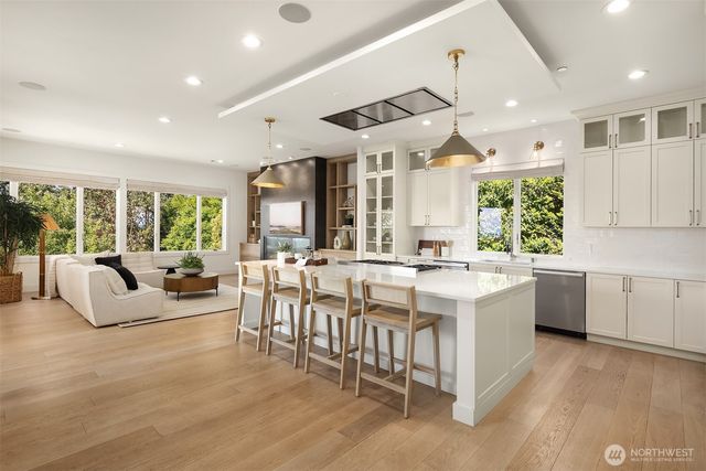 9234 NE 25th Street, Clyde Hill, WA 98004