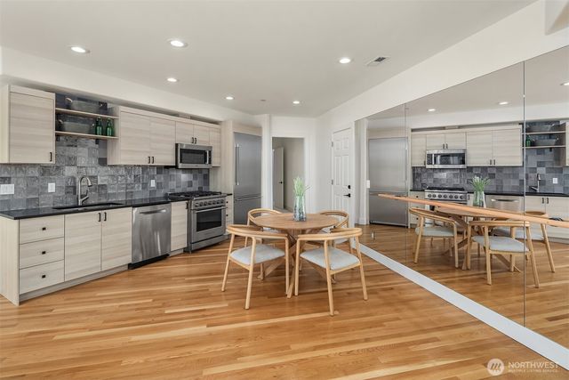 9234 NE 25th Street, Clyde Hill, WA 98004