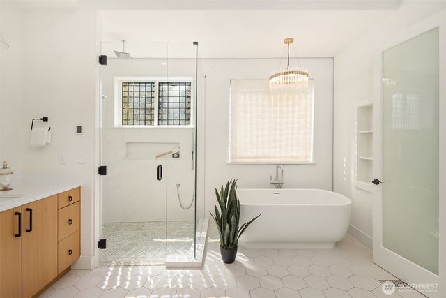 9234 NE 25th Street, Clyde Hill, WA 98004