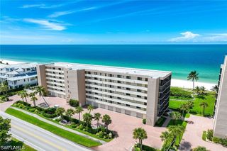 10475 Gulf Shore DR 114, Naples, FL 34108
