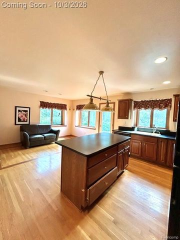 11454 Arrowhead Drive, Green Oak Township, MI 48178