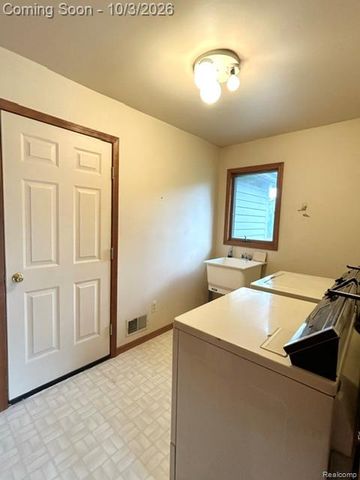11454 Arrowhead Drive, Green Oak Township, MI 48178