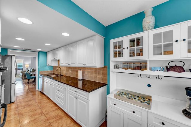 622 EDGEWATER DRIVE 823, Dunedin, FL 34698