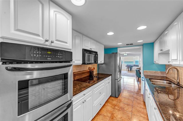 622 EDGEWATER DRIVE 823, Dunedin, FL 34698