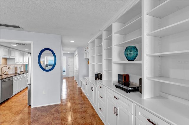622 EDGEWATER DRIVE 823, Dunedin, FL 34698