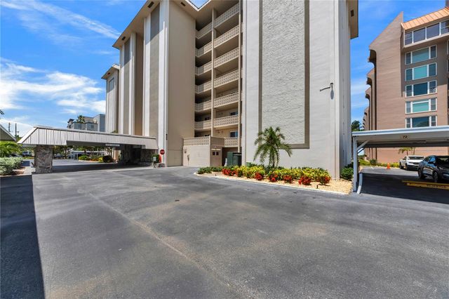 622 EDGEWATER DRIVE 823, Dunedin, FL 34698