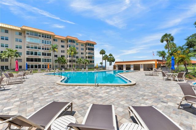 622 EDGEWATER DRIVE 823, Dunedin, FL 34698