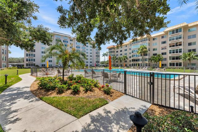 622 EDGEWATER DRIVE 823, Dunedin, FL 34698