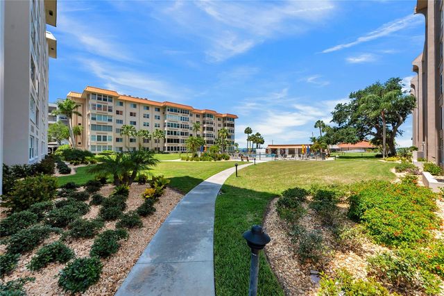 622 EDGEWATER DRIVE 823, Dunedin, FL 34698