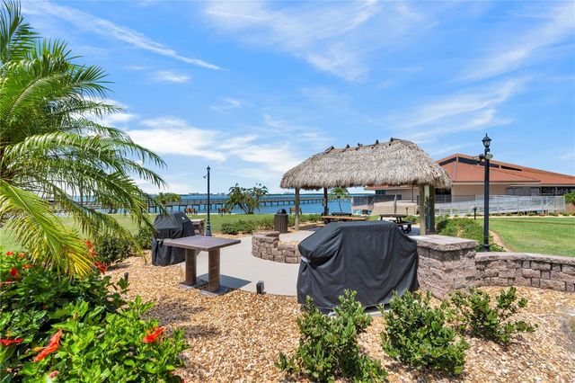 622 EDGEWATER DRIVE 823, Dunedin, FL 34698
