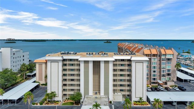 622 EDGEWATER DRIVE 823, Dunedin, FL 34698