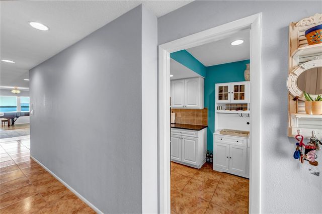 622 EDGEWATER DRIVE 823, Dunedin, FL 34698