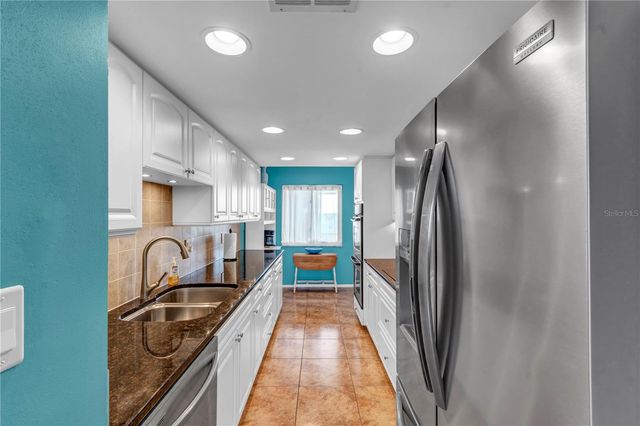 622 EDGEWATER DRIVE 823, Dunedin, FL 34698