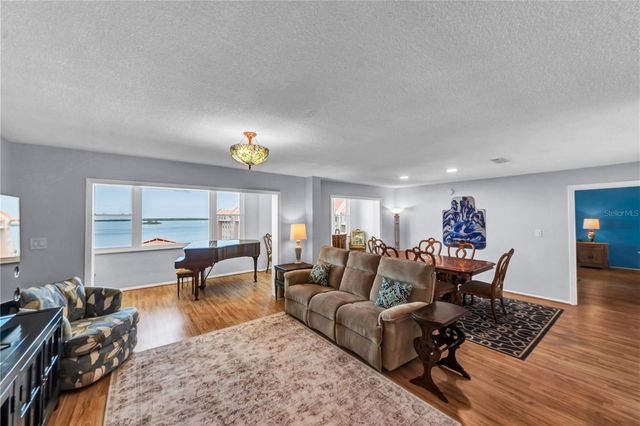 622 EDGEWATER DRIVE 823, Dunedin, FL 34698