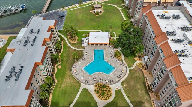 622 EDGEWATER DRIVE 823, Dunedin, FL 34698