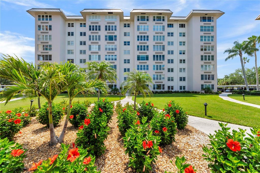 622 EDGEWATER DRIVE 823, Dunedin, FL 34698