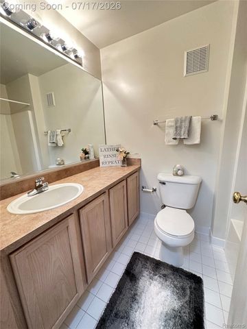 5210 Addington Drive, Commerce Charter Township, MI 48390
