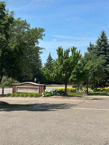 5210 Addington Drive, Commerce Charter Township, MI 48390