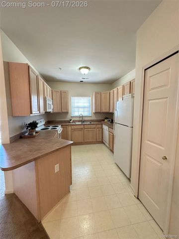 5210 Addington Drive, Commerce Charter Township, MI 48390