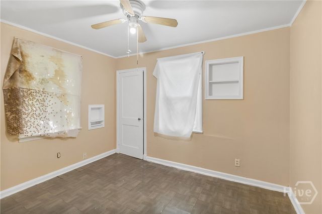 215 W 59th Street, Savannah, GA 31405