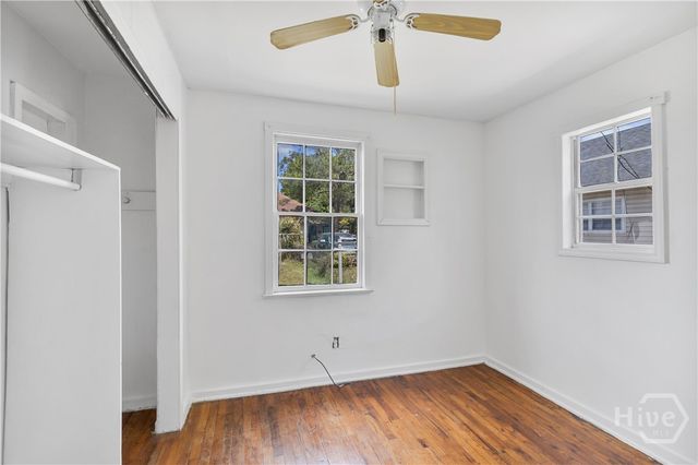 215 W 59th Street, Savannah, GA 31405