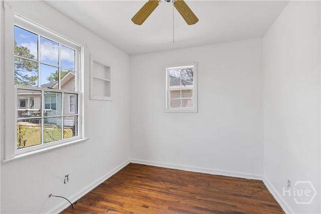 215 W 59th Street, Savannah, GA 31405