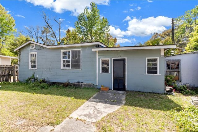 215 W 59th Street, Savannah, GA 31405