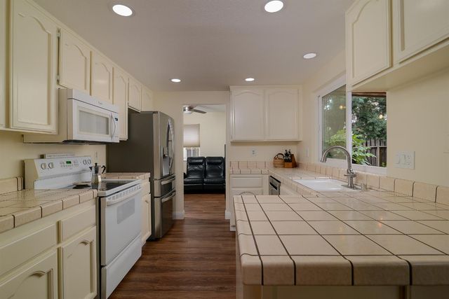 10583 Home Ranch Ct, Rancho Cordova, CA 95670