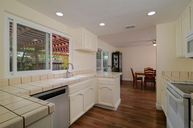 10583 Home Ranch Ct, Rancho Cordova, CA 95670