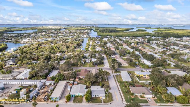172 Woodland Avenue, Cocoa Beach, FL 32931