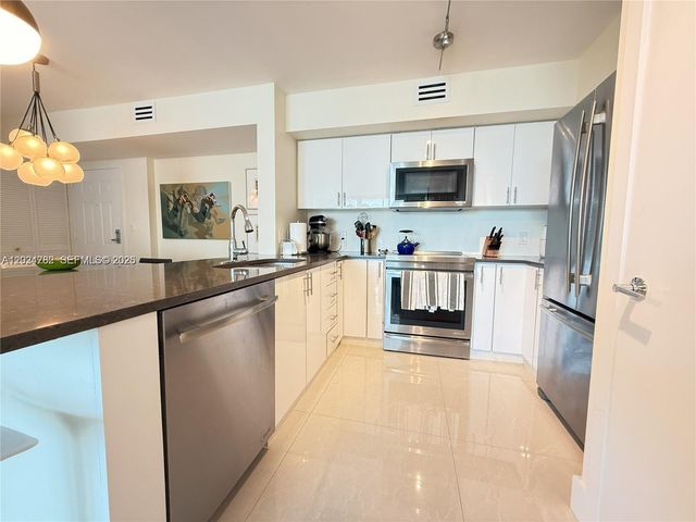1155 Brickell Bay Dr 2108, Miami, FL 33131